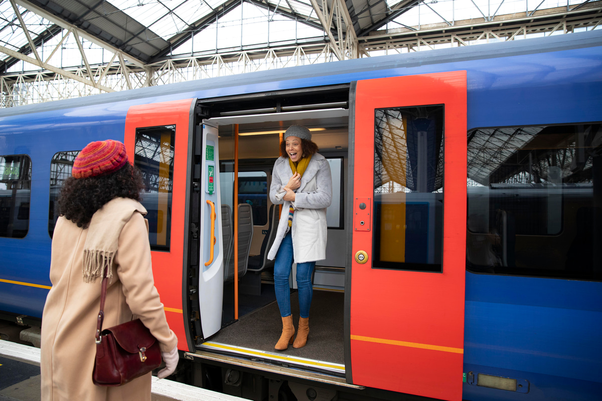 Digital display showing real-time public transport route optimization.