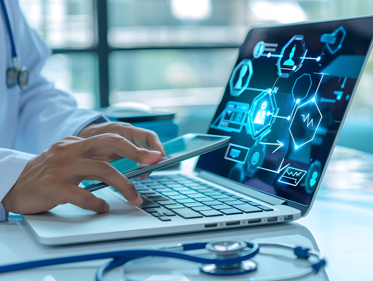 Support agent with a headset assisting a client, symbolizing dedicated healthcare IT support.